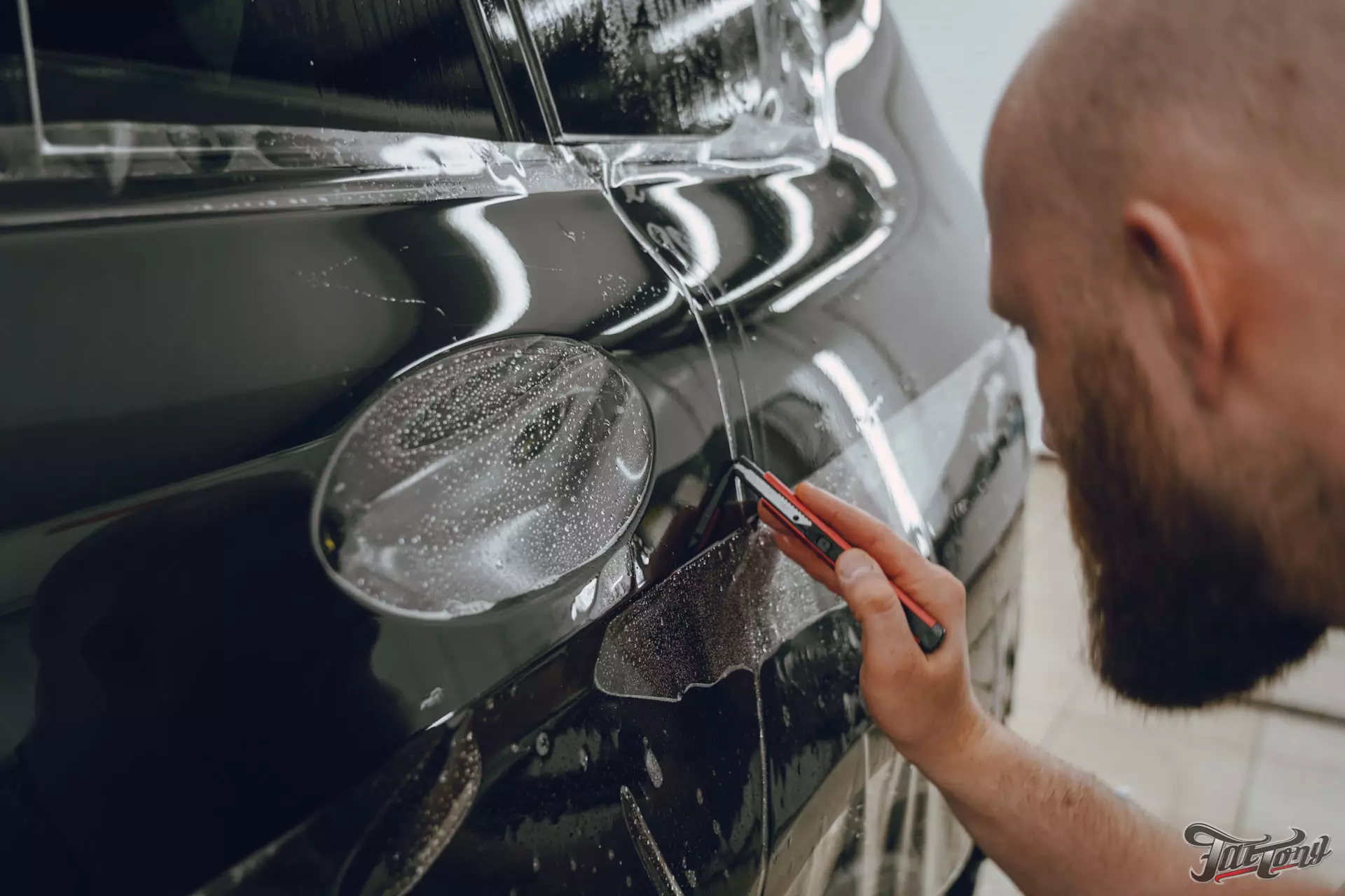 BMW X7. Оклейка кузова в глянцевый полиуретан